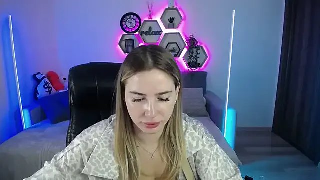 SabrinViolet from StripChat