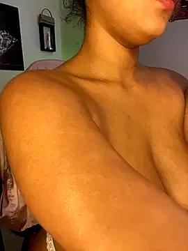 SaharQamar from StripChat