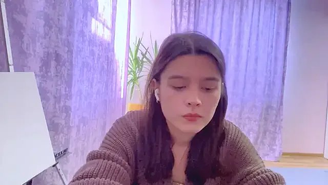 SaintMari from StripChat