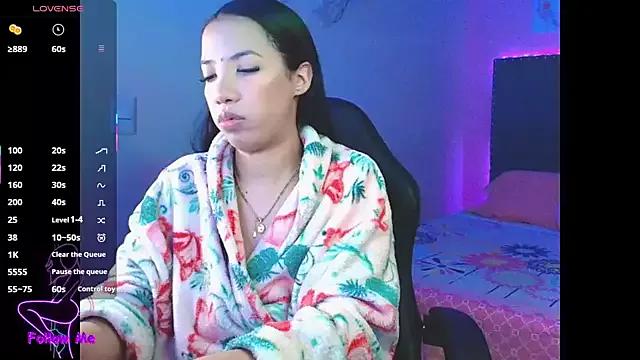 SallyWhitee from StripChat