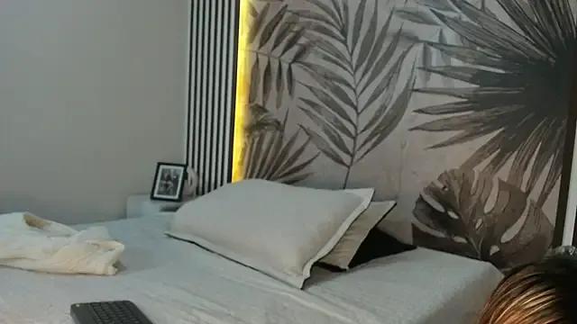 Samaantha-White from StripChat