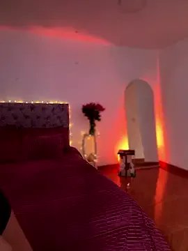 Samantha_e2 from StripChat