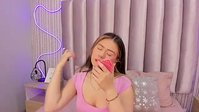 SamanthaPeachss from StripChat