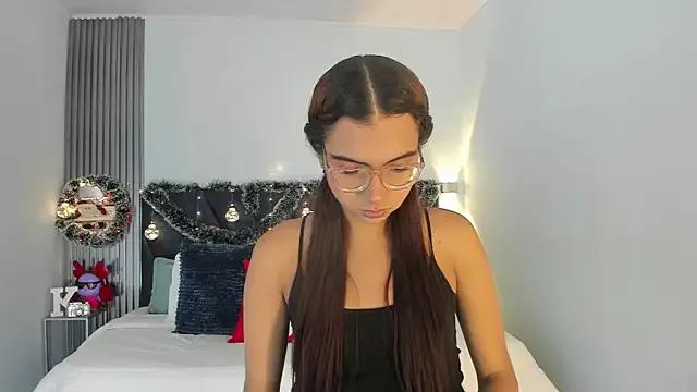 Sara_saenz99 from StripChat