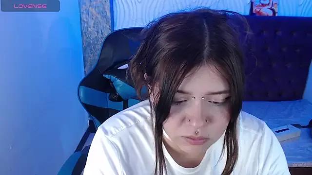 Sara_winehouse1 from StripChat