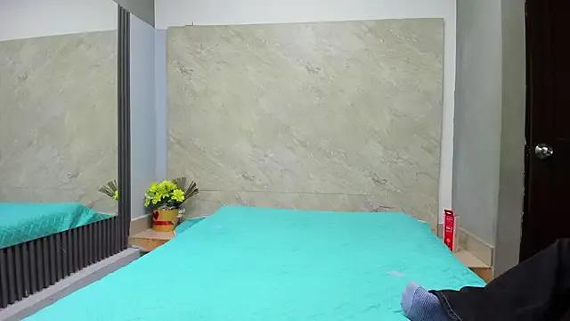 Sarahh-19 from StripChat