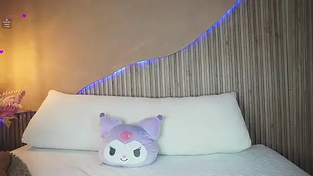 SaraJonesxx from StripChat