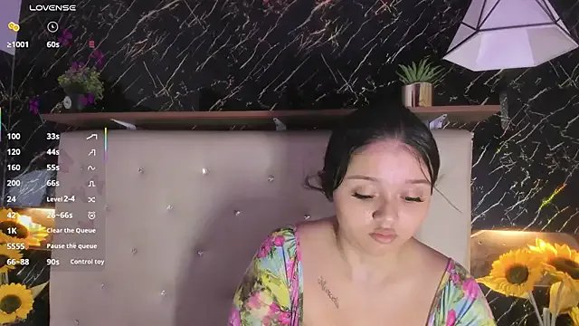 SaraLondon13 on StripChat 