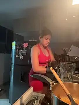 SaraParisi from StripChat