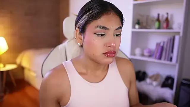 SaraParisi from StripChat