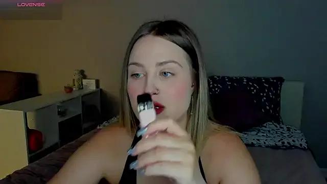 Sassy_Talkin_ from StripChat