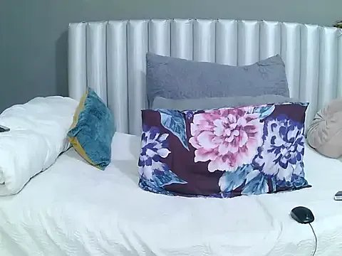 SavageHoney from StripChat