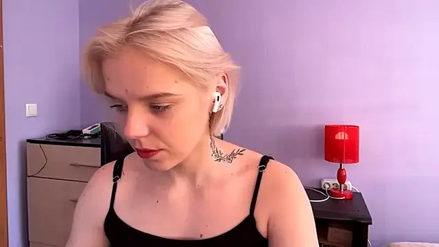 Scarlet_cat from StripChat