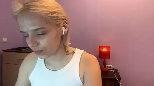 Scarlet_cat from StripChat