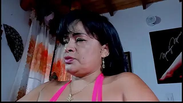 Seleneh from StripChat