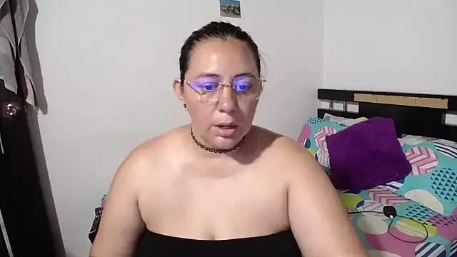 Sexxy_ticki from StripChat