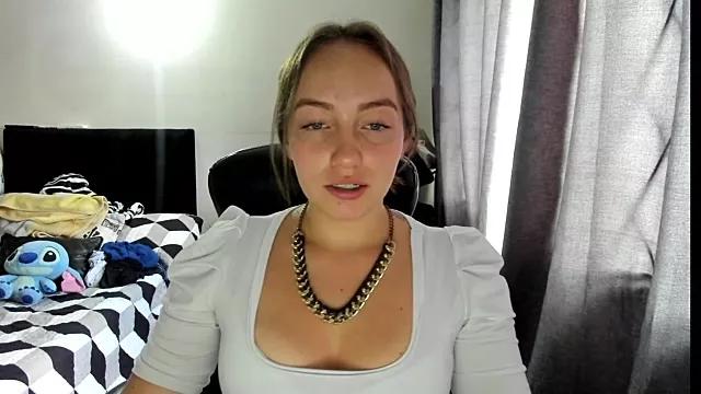 sexy_cloe111 from StripChat is Freechat