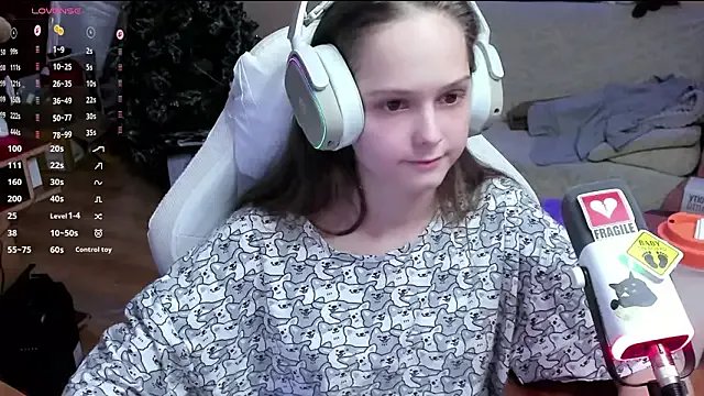 SharybbFace from StripChat