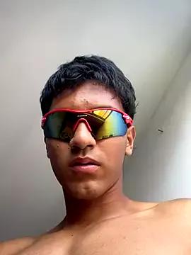 silverbody19 from StripChat