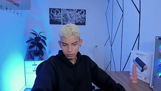 sky_jules from StripChat