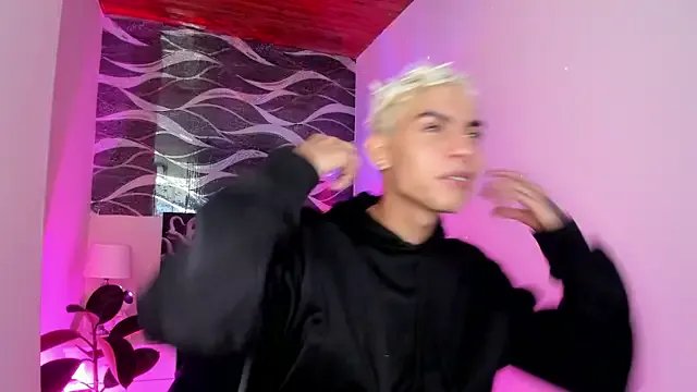 sky_jules from StripChat