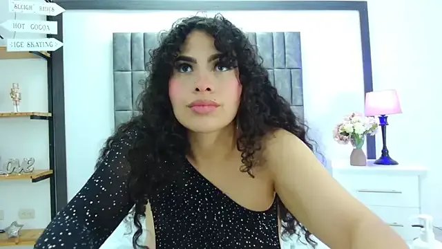 Skyler_Fox_ from StripChat