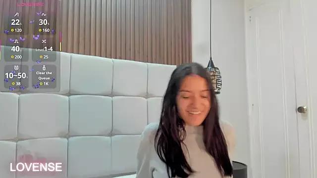 SKYLERWHIITEE from StripChat is Freechat