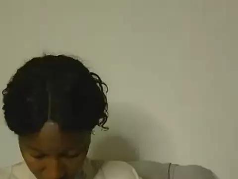 sluttylaura21 from StripChat