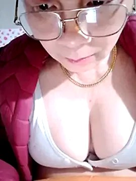 small-house123 from StripChat