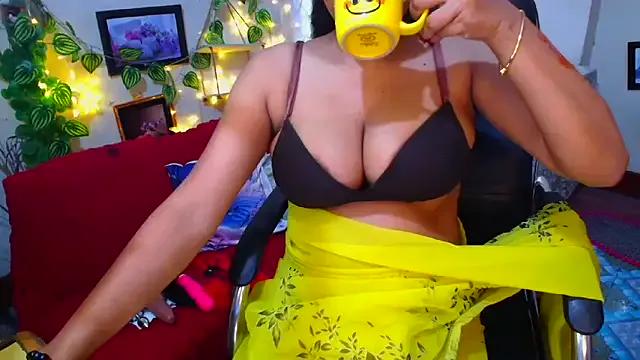 SnoowForYou from StripChat