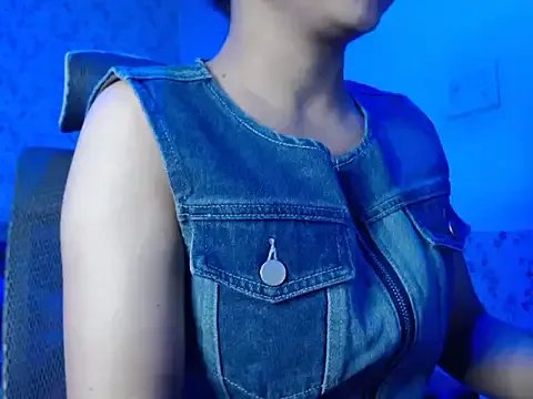 snow_white123 from StripChat