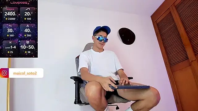 sotooliver3 from StripChat