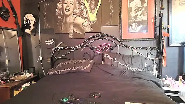 Splash_Queen420 from StripChat