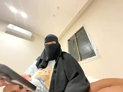 Submissive_Arab from StripChat