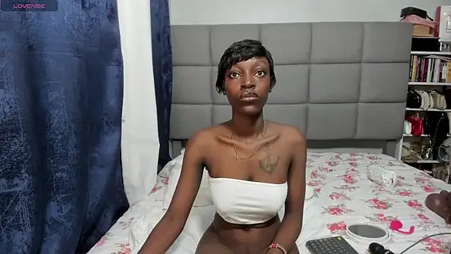 suhaila_suus from StripChat