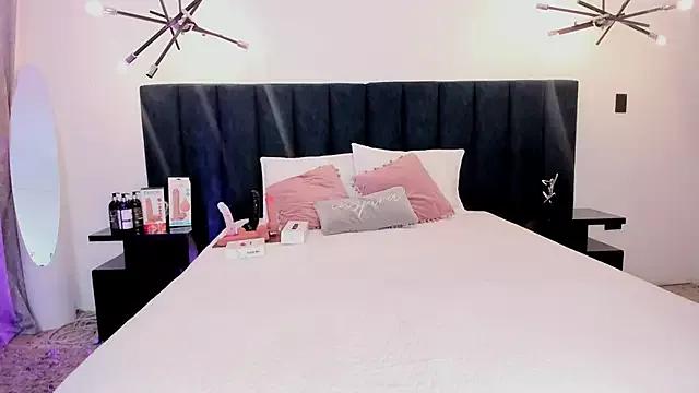 Naked Room susyy7 