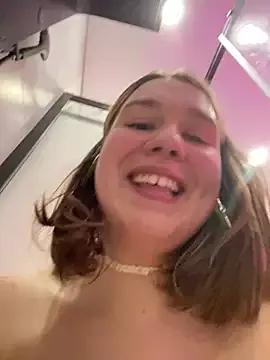 SuzieMurray from StripChat is Freechat