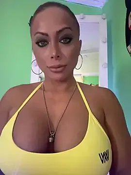 TamaraSavage from StripChat