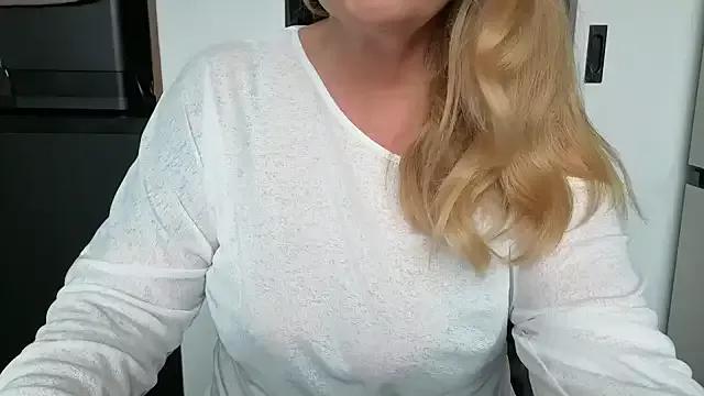 TammyJeann from StripChat is Freechat