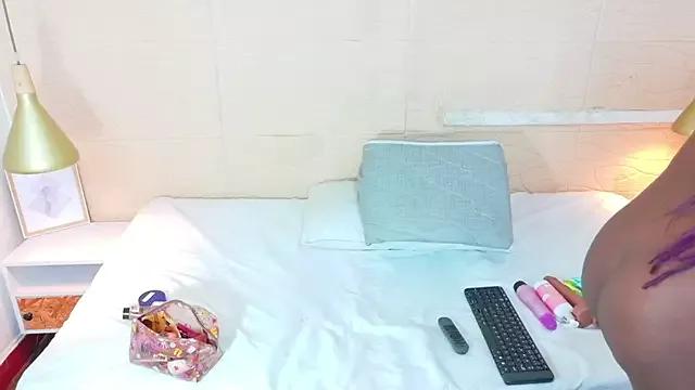 Tara_williams18 from StripChat