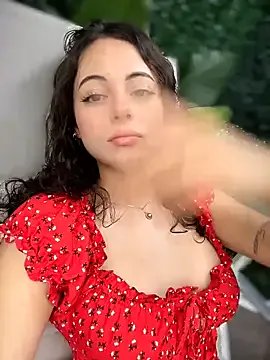 TeaseDollXXX from StripChat