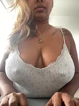 Naked Room TEMPTING-TAMMY 