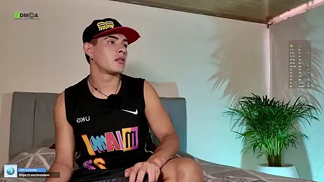 tivendann from StripChat