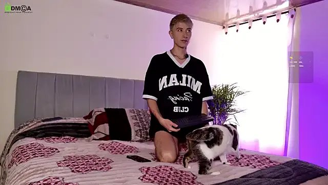 tivendann from StripChat