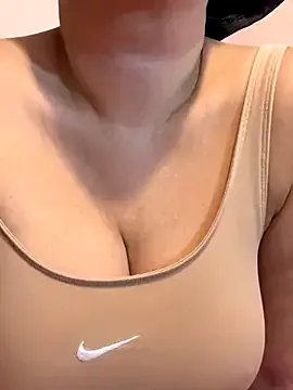 TriumphLove from StripChat