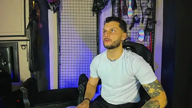 Twisted_Fantasy from StripChat