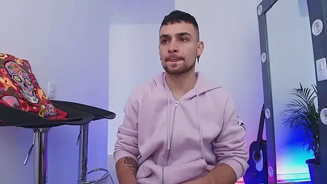 Two_sinzXX from StripChat