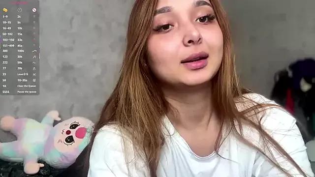 UdeleBarns from StripChat