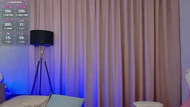 ur_shy_bambi from StripChat