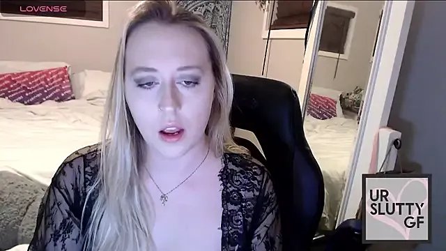 ursluttygf from StripChat